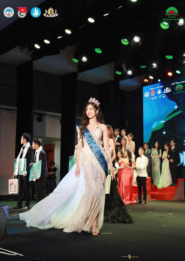 Nữ sinh Lào Cai đăng quang ngôi vị Hoa Khôi cuộc thi Sinh viên thanh lịch - NEU Glamour 2023 ảnh 5