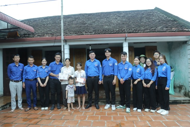 Chủ tịch Hội Sinh viên NEU: 'Phấn đấu đóng góp và xây dựng những mô hình mới cho Hội' ảnh 7