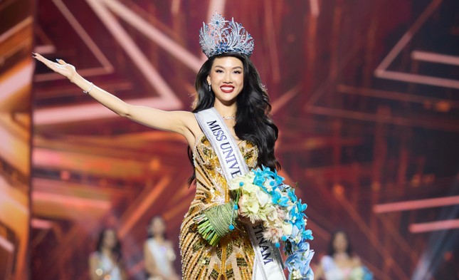 'Miss Universe Vietnam 2023' Bùi Quỳnh Hoa từng nếm không ít thất bại, đăng quang gây tranh cãi ảnh 2