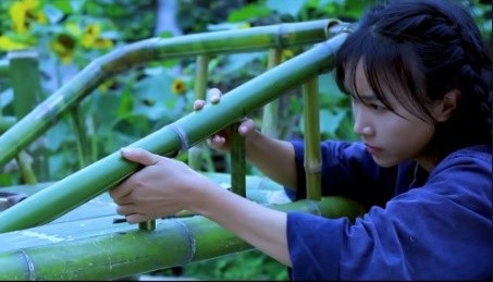 Học Youtuber “tiên nữ” triệu view, thầy giáo bỗng chốc “hot” nhất mùa COVID-19 ảnh 1