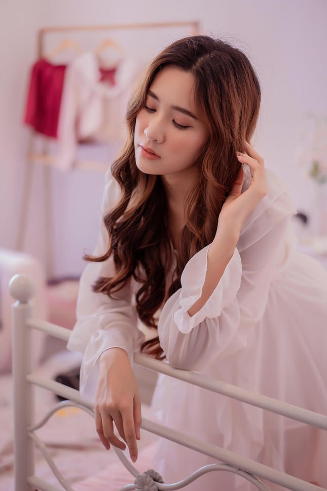 Diệu Linh – cô mẫu ảnh đam mê hội họa và ước mơ trở thành giảng viên mỹ thuật ảnh 7