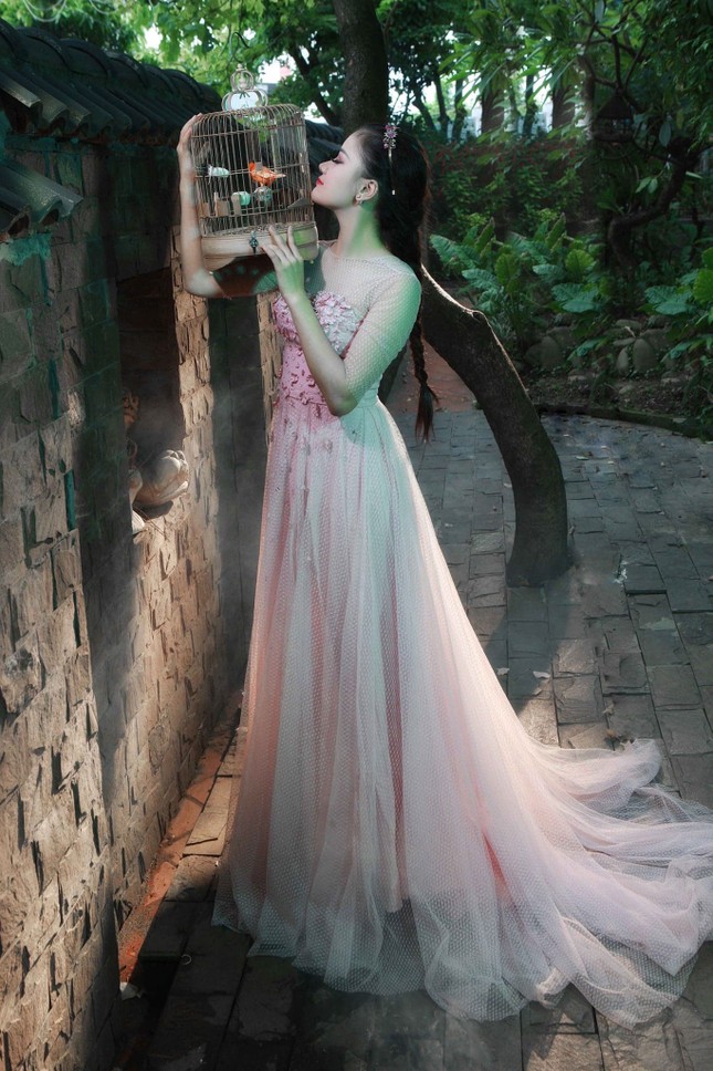 Trịnh Huyền: Từ dân chuyên tự nhiên đến mỹ nữ belly dance ảnh 7