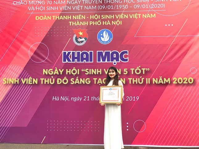 Nữ sinh Học viện Tài chính xinh đẹp là Chi ủy viên Chi bộ Công tác chính trị và sinh viên ảnh 5