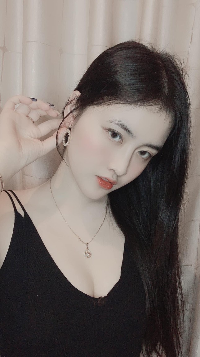 Hoài Trinh: “Đằng sau không có lấy một người, tuyệt đối phải đứng vững” ảnh 1