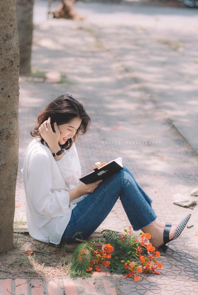 Cô giáo tương lai “gieo thương nhớ” với vẻ đẹp trong trẻo tựa nắng mai ảnh 6