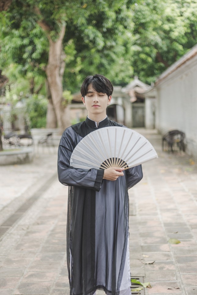 Hot boy Đại học Y trong bộ ảnh Quốc phục ảnh 3