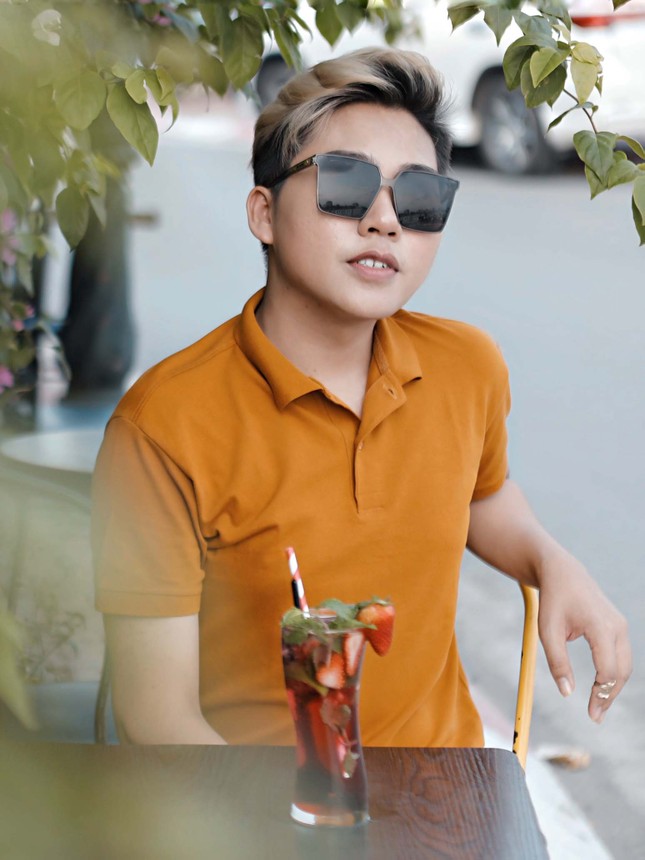 Nhà văn 9X Sơn Paris: “Sự tự tin sẽ giúp bạn sống tích cực hơn” ảnh 2