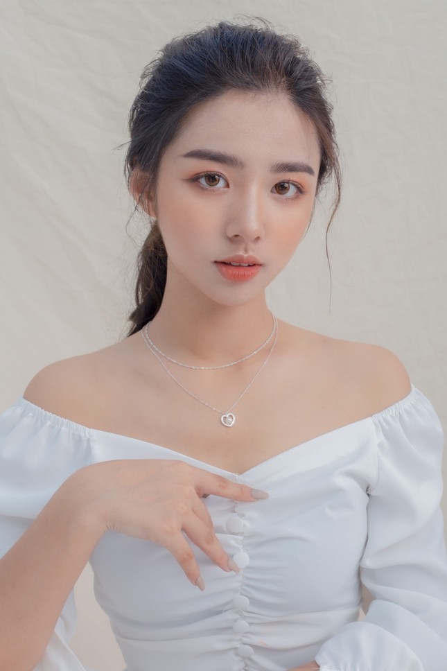 Hot girl Kinh tế Quốc dân bản lĩnh trước những cám dỗ khi nổi tiếng khá sớm ảnh 16