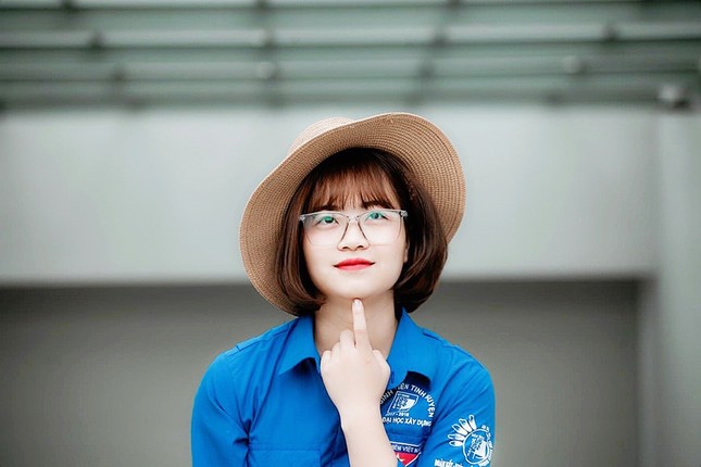 Nữ đảng viên sinh viên tự tin tỏa sáng ở ngôi trường toàn nam ảnh 1