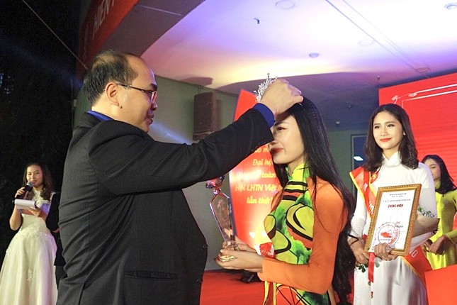 Hoa khôi tình nguyện luôn mong muốn lan tỏa tình thương ảnh 7