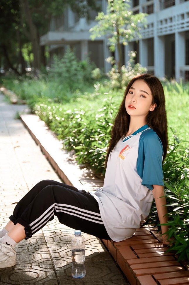 Nữ sinh 17 tuổi đam mê nghệ thuật, “đốn tim” dân mạng với nét đẹp dịu ngọt ảnh 9