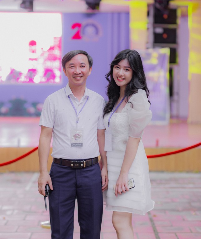 Nữ sinh có ánh mắt biết cười quyết tâm chinh phục chân trời tri thức ảnh 7