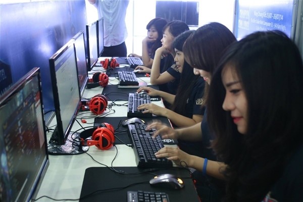 Trung Quốc: Gái trẻ quay cuồng, tự vẫn vì người tình ảo trên mạng ảnh 2