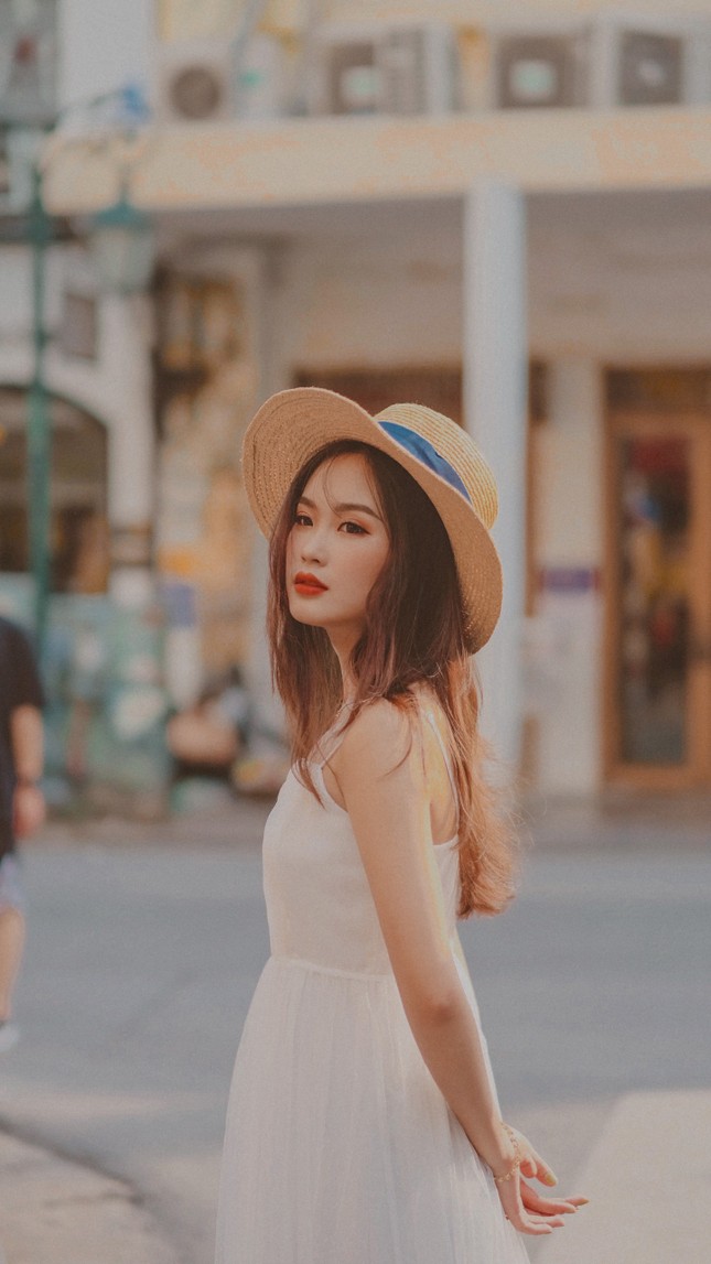 Vẻ đẹp chuẩn Hàn Quốc của nữ sinh trường ĐH Kinh doanh và Công nghệ Hà Nội ảnh 14