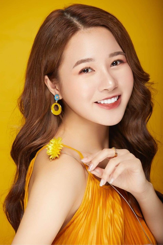 Hot girl Nam Định sở hữu nét đẹp giống diễn viên Sam ảnh 4