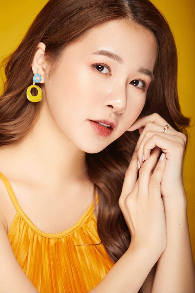 Hot girl Nam Định sở hữu nét đẹp giống diễn viên Sam ảnh 12