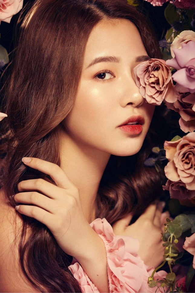 Hot girl Nam Định sở hữu nét đẹp giống diễn viên Sam ảnh 5