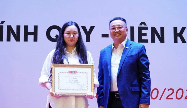 Nữ sinh viên Đại học Ngoại ngữ tốt nghiệp với GPA 4.0/4.0 ảnh 7