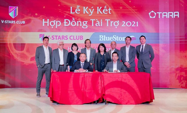 CLB V-Stars quyên góp ủng hộ đồng bào miền Trung ảnh 2