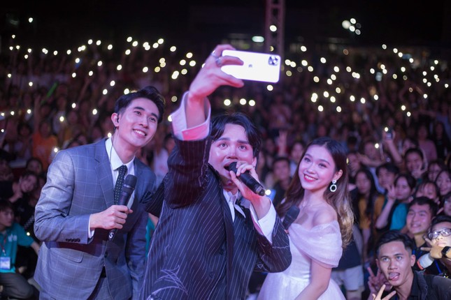 Chàng MC “lém lỉnh” của VTV6 với hành trình chinh phục đam mê ảnh 14