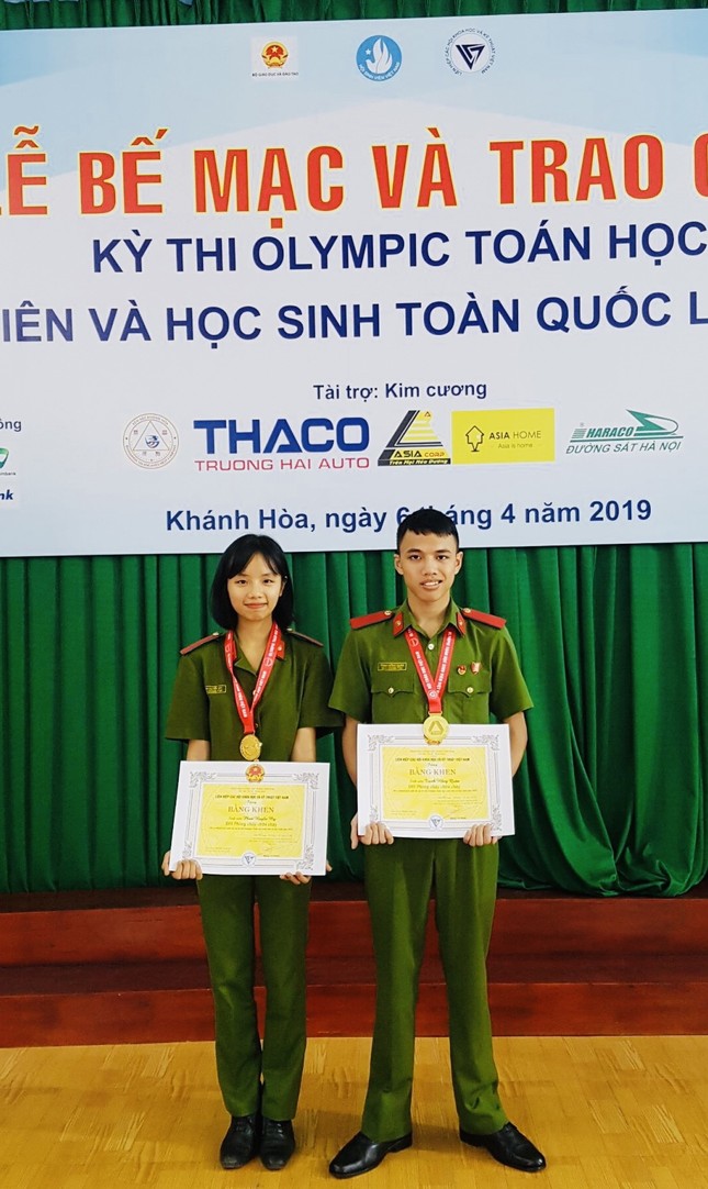 Nữ sinh cảnh sát đến từ Tuyên Quang có bảng thành tích dài kín trang A4 ảnh 7