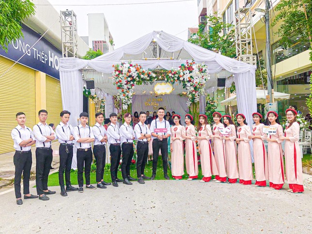 Chàng trai Nam Định cung cấp dịch vụ bê tráp cho ngót nghét nghìn cặp đôi ảnh 10