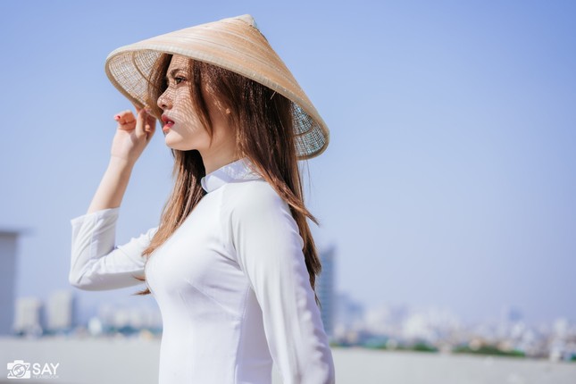 Nữ sinh trường Đại học Xây dựng đẹp thuần khiết với tà áo dài trắng ảnh 7