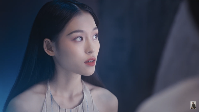 Nữ chính trong MV mới của Erik được netizen săn lùng bởi gương mặt đẹp tựa hoa đán ảnh 5
