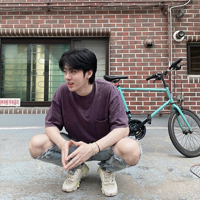 Chàng du học sinh Hàn Quốc điển trai, sắp ra mắt thương hiệu mỹ phẩm riêng ở tuổi 24 ảnh 5