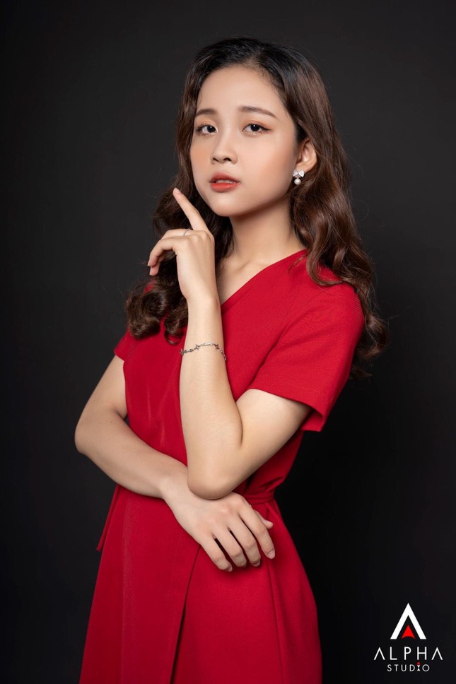 Nữ sinh Ngoại giao khát khao trở thành MC/BTV muốn sở hữu dự án kinh doanh riêng và hoàn thành ước mơ du học ảnh 14