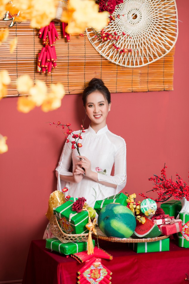 Người đẹp xứ Nghệ rạng rỡ trong bộ ảnh chào Xuân ảnh 3