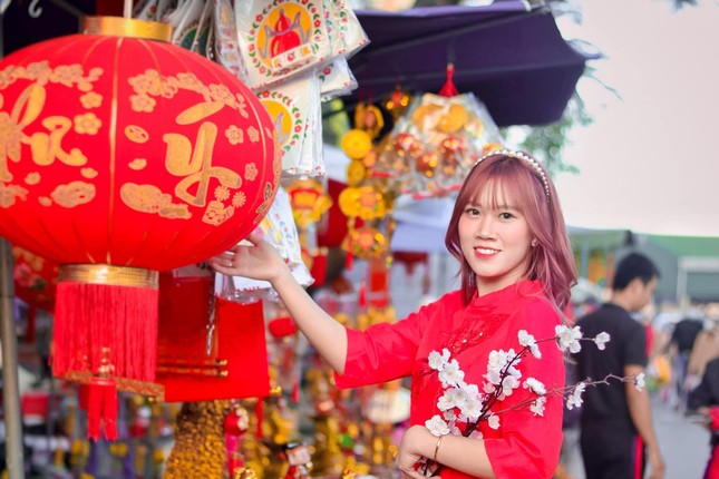 Thiếu nữ xứ Quảng trong áo dài truyền thống những ngày đầu Xuân ảnh 9