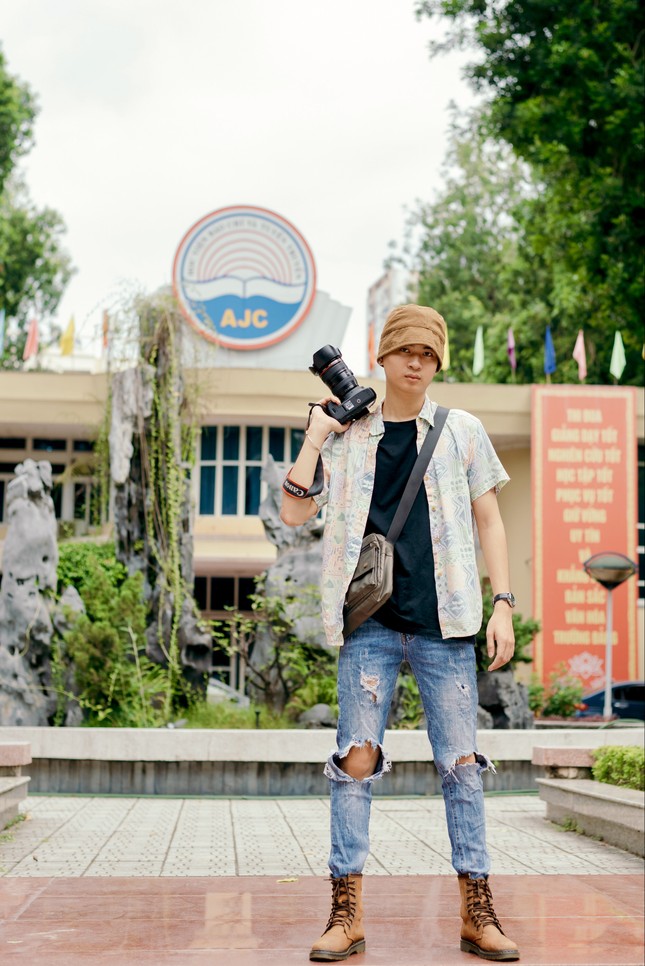 Nam sinh điển trai trường Báo: “Cần phải làm mới bản thân mỗi ngày, mỗi giờ” ảnh 2