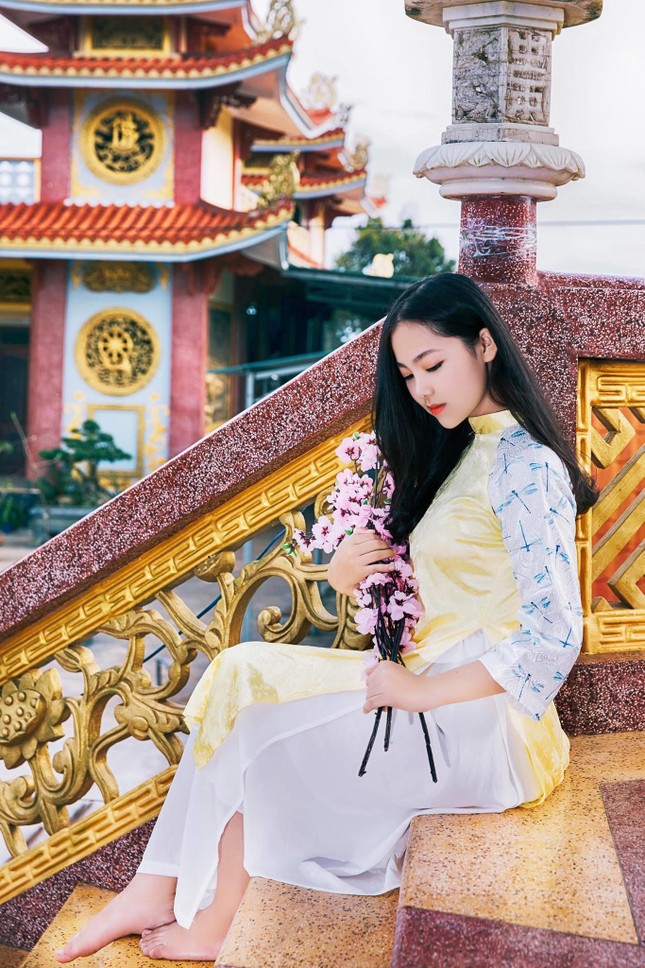 Con đường phấn đấu trở thành MC song ngữ chuyên nghiệp của nữ sinh Đắk Lắk ảnh 4