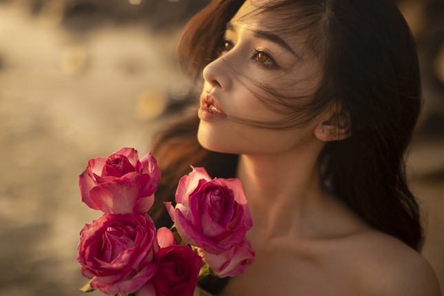 Vẻ đẹp hút hồn của hot girl Đắk Lắk dưới ánh hoàng hôn ảnh 5