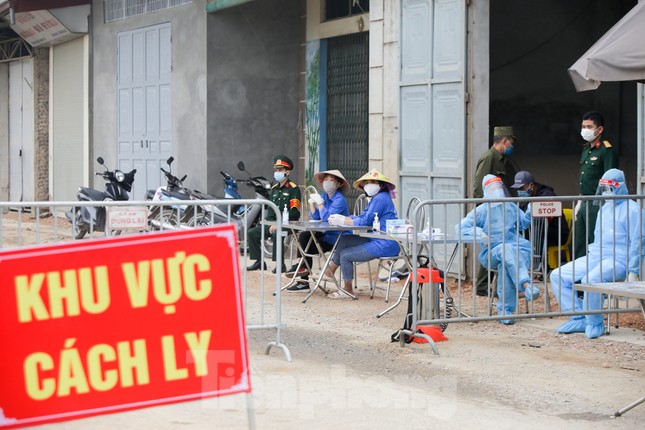 Lập 12 chốt kiểm soát, cách ly cả thôn Đông Cứu - Thường Tín vì có ca mắc COVID-19 ảnh 10