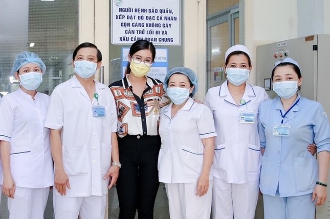 Tiên Nguyễn khoe thần thái tươi tắn xinh đẹp sau khi thoát khỏi COVID-19 ảnh 1