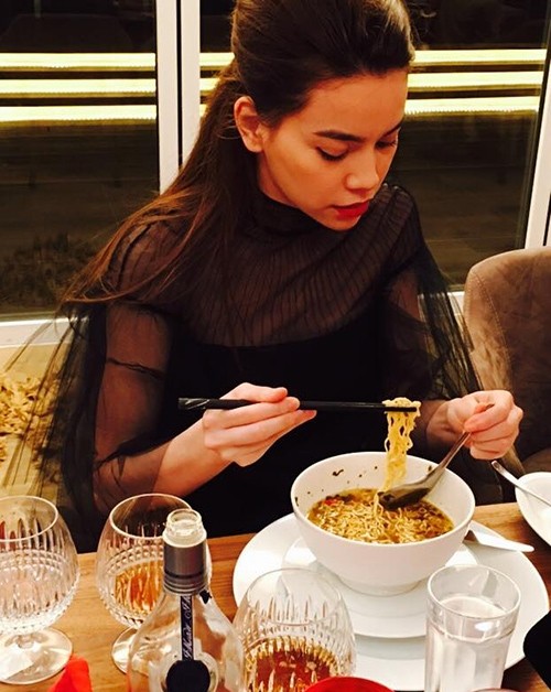 Ở nhà biệt thự, kiếm tiền tỷ mỗi tháng nhưng nhiều sao Việt ăn uống cực đơn giản ảnh 7