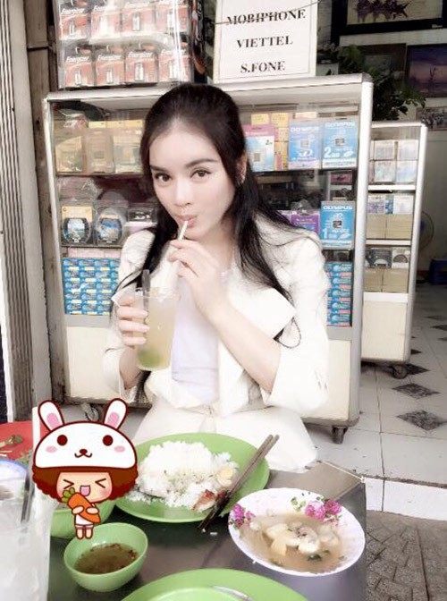 Ở nhà biệt thự, kiếm tiền tỷ mỗi tháng nhưng nhiều sao Việt ăn uống cực đơn giản ảnh 5