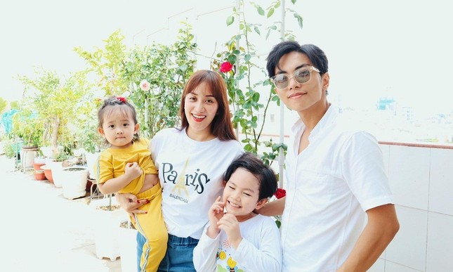 Phan Hiển chi hơn trăm triệu đồng cho vườn hồng trên sân thượng, tặng Khánh Thi ảnh 3