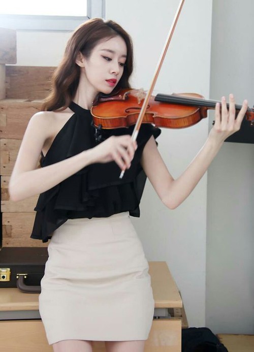 Cùng là người thứ ba nhưng tiểu tam xứ Hàn và xứ Việt ăn mặc đối lập ảnh 6