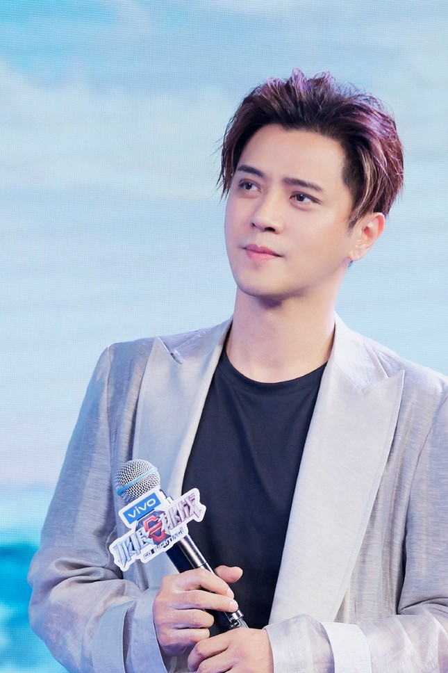 Sau bê bối đời tư, La Chí Tường buộc phải tính đến chuyện từ bỏ showbiz ảnh 1