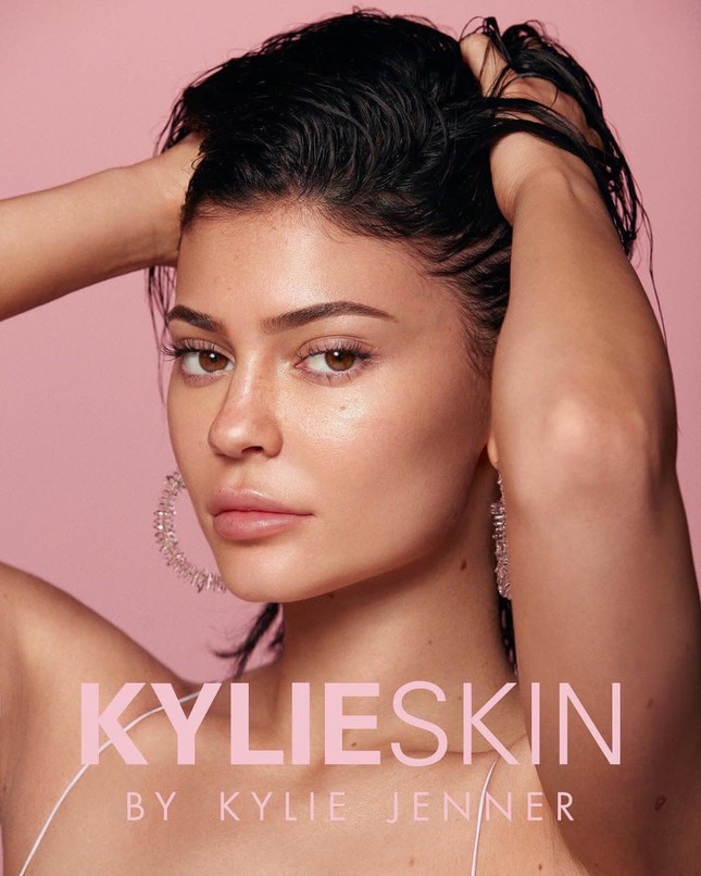 Kylie Jenner lộ bê bối giả mạo giấy tờ, lừa gạt để thành “tỷ phú tự thân” ảnh 3