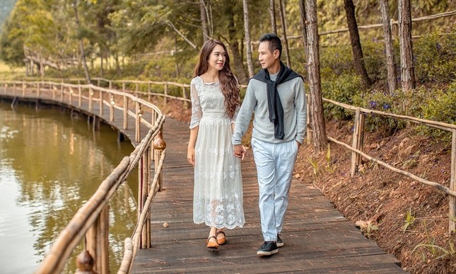 Kết hôn đã 10 năm, Lý Hải - Minh Hà vẫn lãng mạn như thưở mới yêu ảnh 3