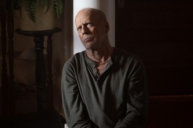 “Già gân” Bruce Willis tiếp tục làm người hùng bảo vệ gia đình trong “Đêm sống còn” ảnh 4