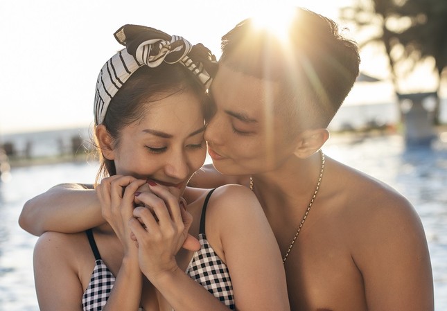 Bí quyết nào giúp Khánh Thi lấy chồng kém nhiều tuổi nhưng ngày càng trẻ đẹp hơn Phan Hiển ảnh 6