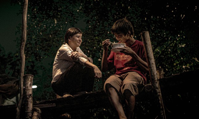 Nếu biết thêm về những ẩn ý này, bạn sẽ thấy phim “Ròm” thú vị, sâu sắc hơn nữa ảnh 4