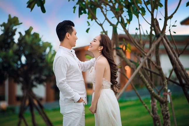 Ngay sau bộ ảnh tình tứ bên Việt Anh, Quỳnh Nga lại “thả thính” hình bikini gợi cảm ảnh 7