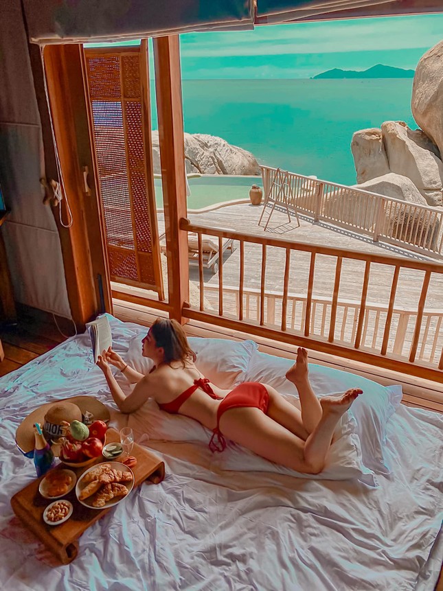 Ngay sau bộ ảnh tình tứ bên Việt Anh, Quỳnh Nga lại “thả thính” hình bikini gợi cảm ảnh 8