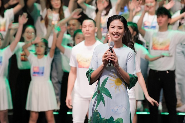 Sau hai tháng kiên trì giảm cân, Ngọc Hân đã đủ tự tin mặc đồ bó khoe vóc dáng thanh mảnh ảnh 5